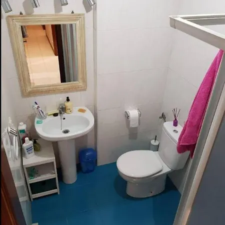 בית הארחה Private With Shared Bathroom *