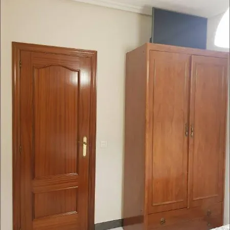 Private With Shared Bathroom סלאמנקה